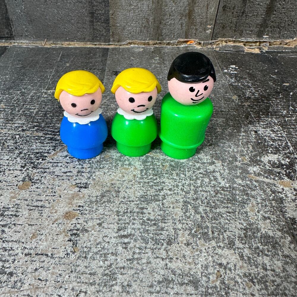 VTG 70s Fisher Price Little People Marina Yellow Hair Girl Green Dress Blue